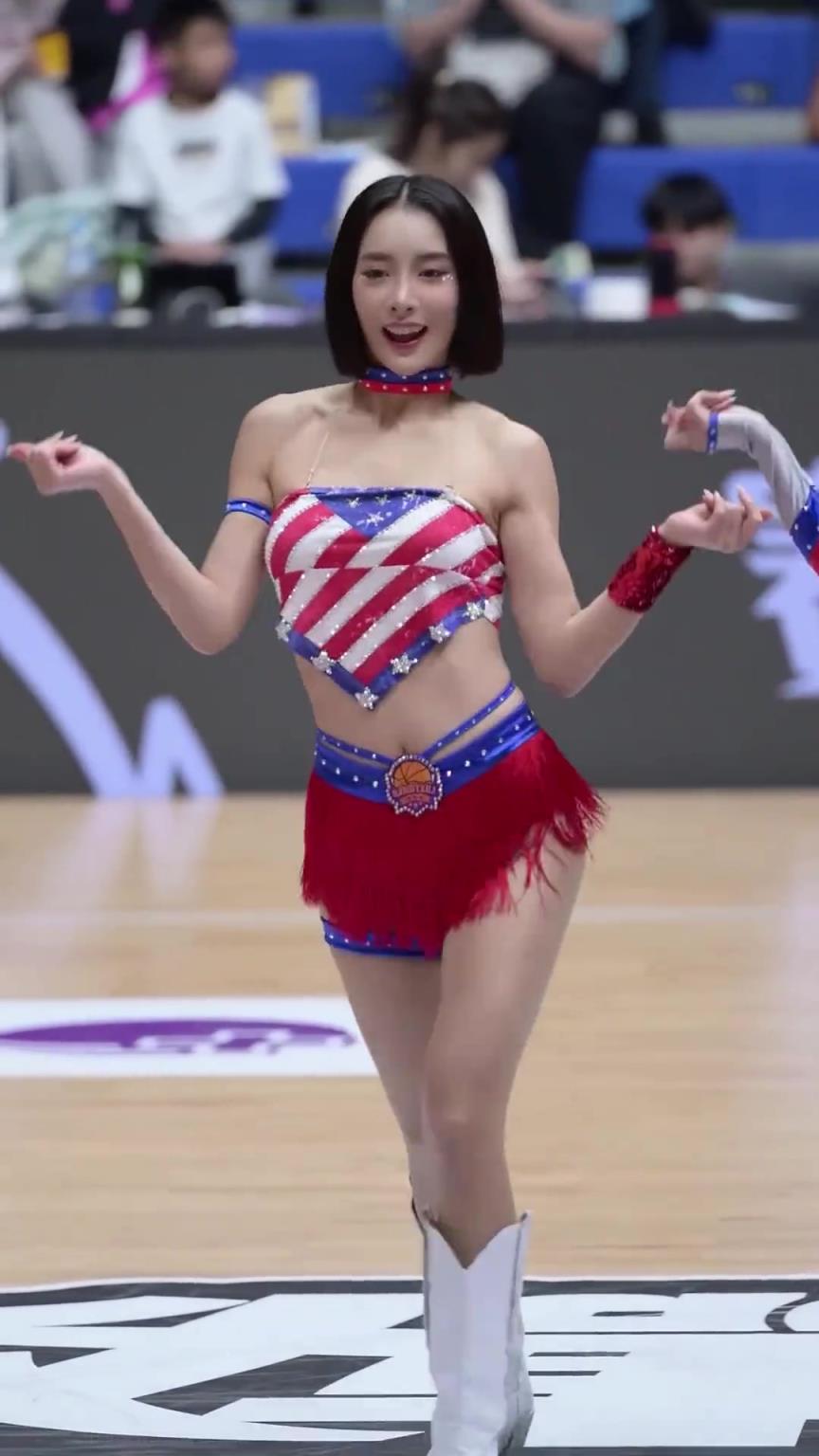 太離譜了 ！幾乎是完美女人！