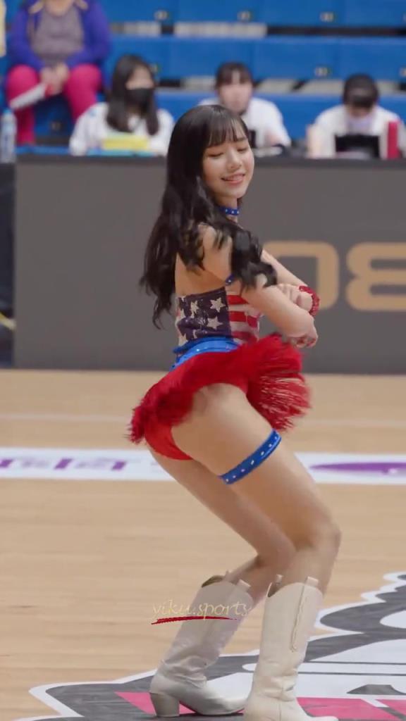 最好的啦啦隊(duì)小姐姐！自信，健康充滿活力！